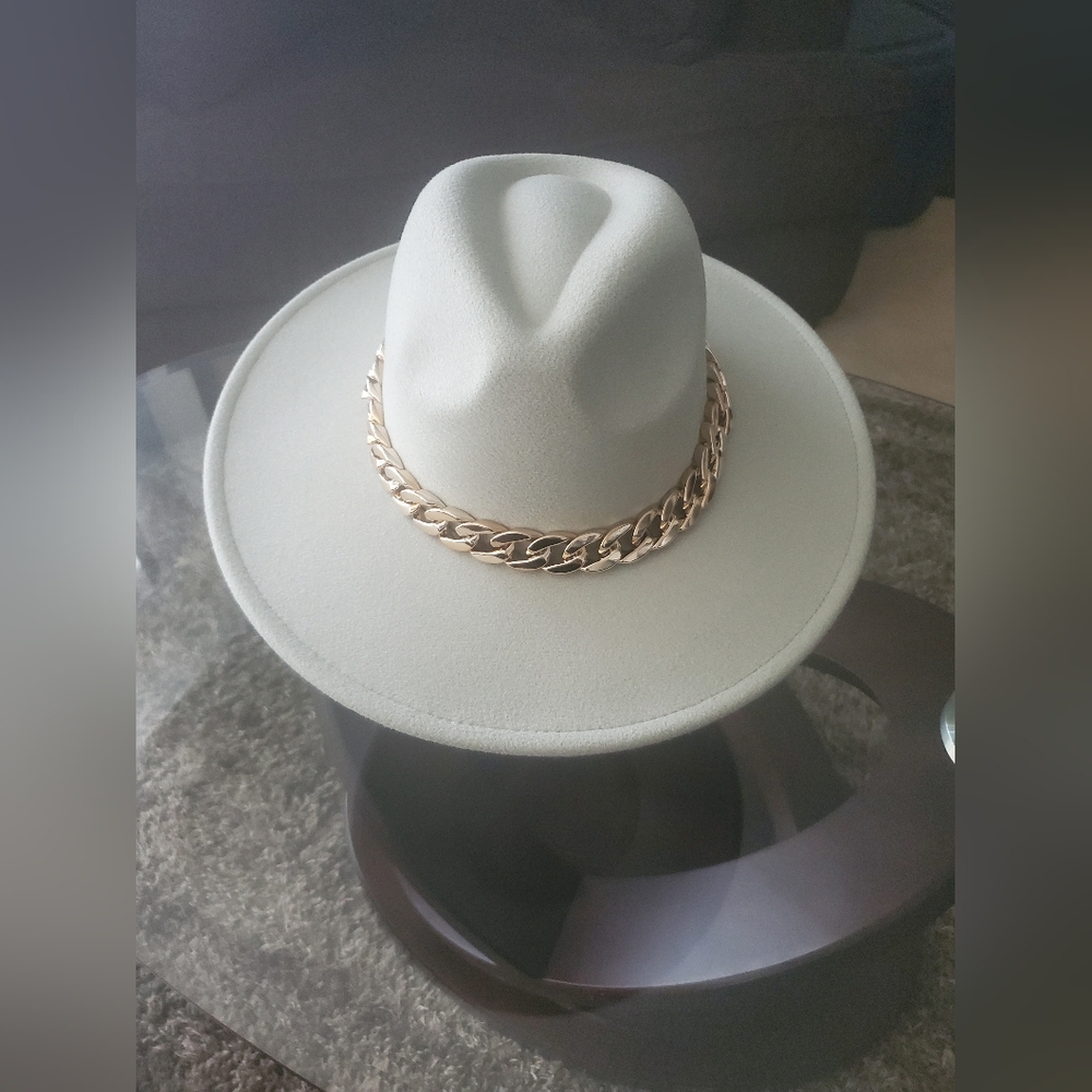 Hat - Picture 2 of 3